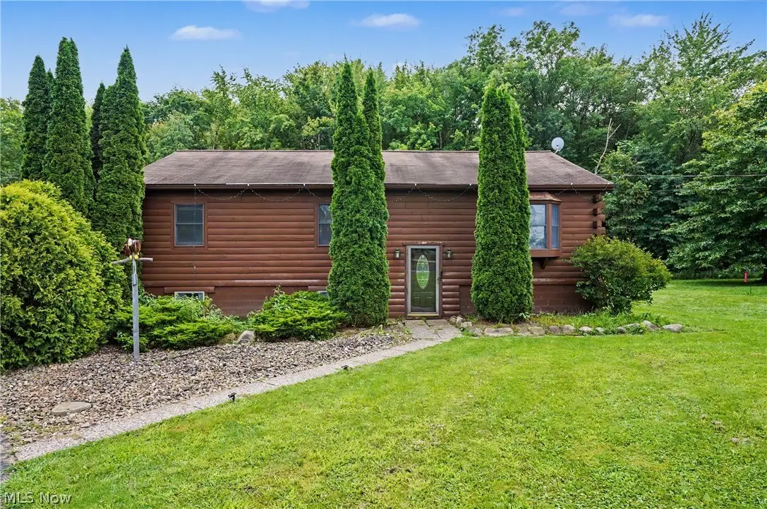 6092 Warren Road, Cortland, OH 44410 - #1