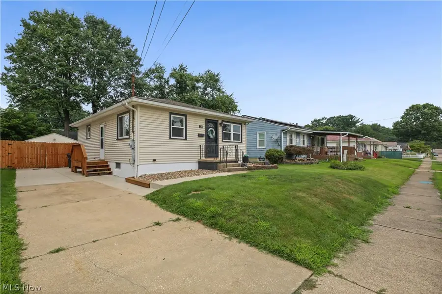 138 Thorlone Avenue, Akron, OH 44312 - #2