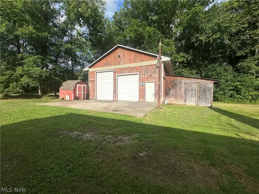 4918 Lakeview Road, West Farmington, OH 44491 - #2