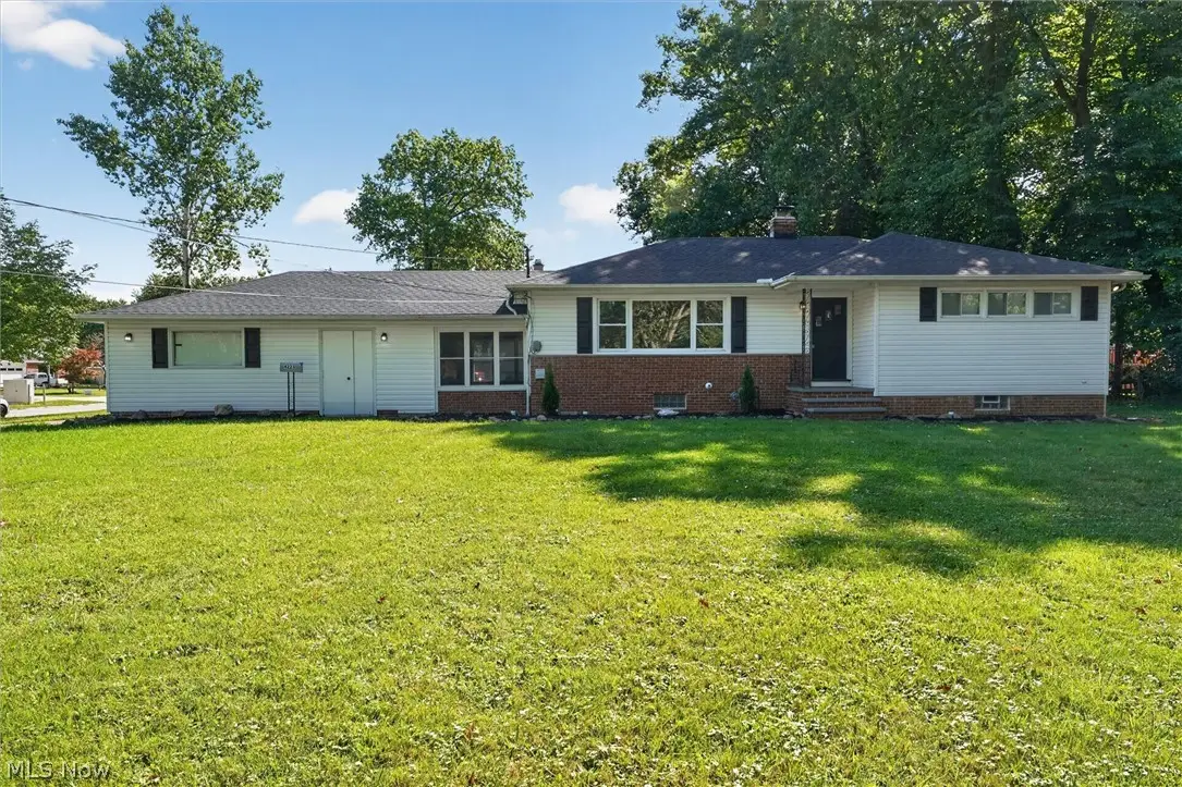 4223 Canterbury Road, North Olmsted, OH 44070 - #1