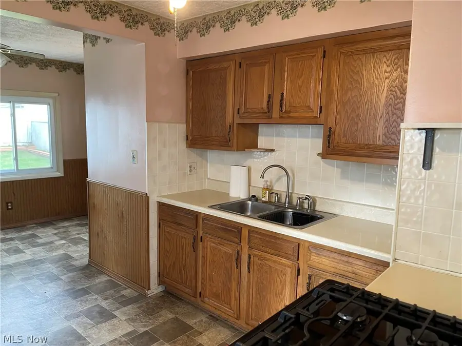 757 Davies Avenue, Akron, OH 44306 - #3
