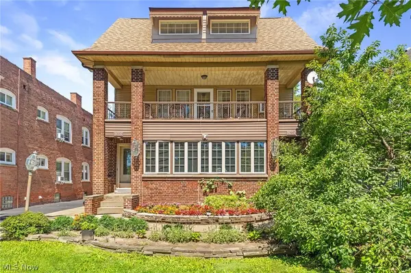 14724 Clifton Boulevard, Lakewood, OH 44107