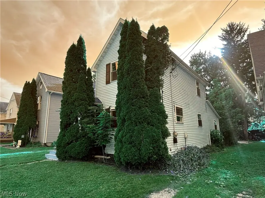 881 Harbor Street, Conneaut, OH 44030 - #3