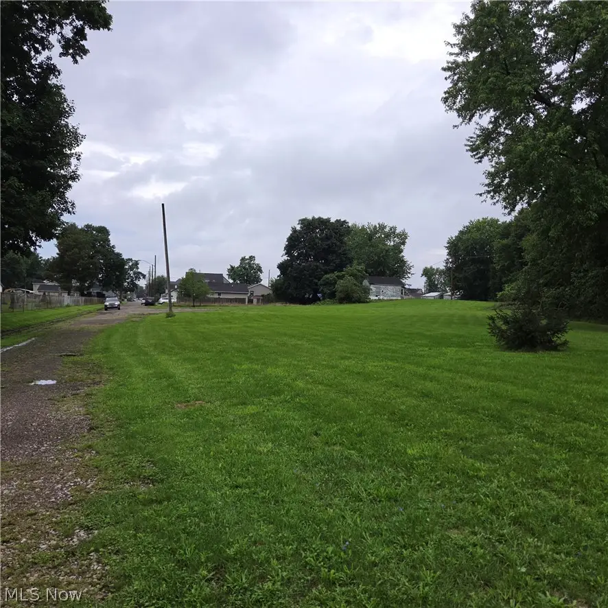 357 N 6th Street, Coshocton, OH 43812 - #2