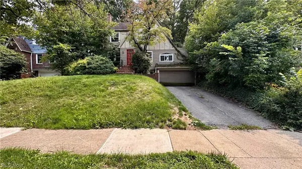 3582 Meadowbrook Boulevard, University Heights, OH 44118