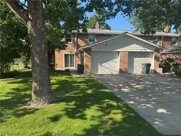 24620 Clareshire Drive #3A, North Olmsted, OH 44070