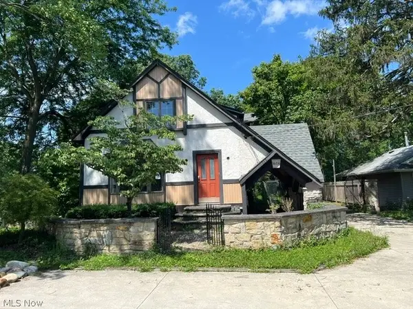 1606 Dover Center Road, Westlake, OH 44145