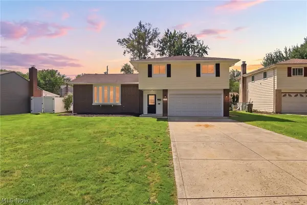 6126 Park Ridge Drive, North Olmsted, OH 44070