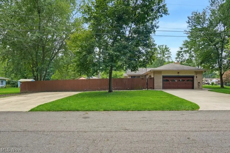 2018 Roberts Ne Lane, Warren, OH 44483 - #3