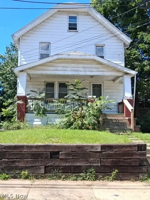 106 Shaker Drive, Akron, OH 44305