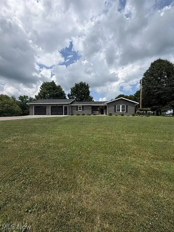 3705 Clay Pike, Zanesville, OH 43701