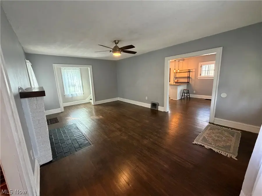 240 Roosevelt Avenue, Cuyahoga Falls, OH 44221 - #3