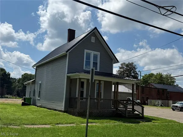 327 Locust Street, Coshocton, OH 43812