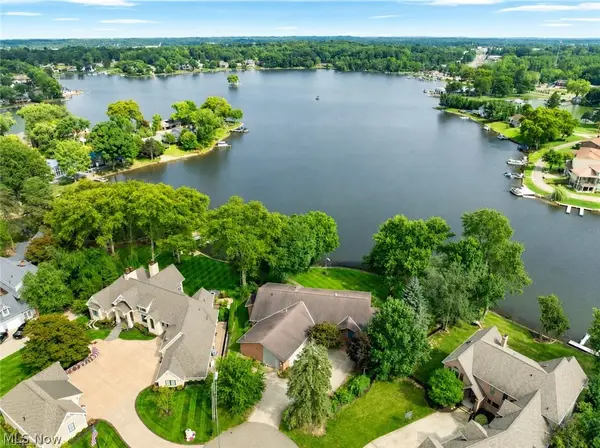 5234 Pinedrive Nw Circle, Canton, OH 44718