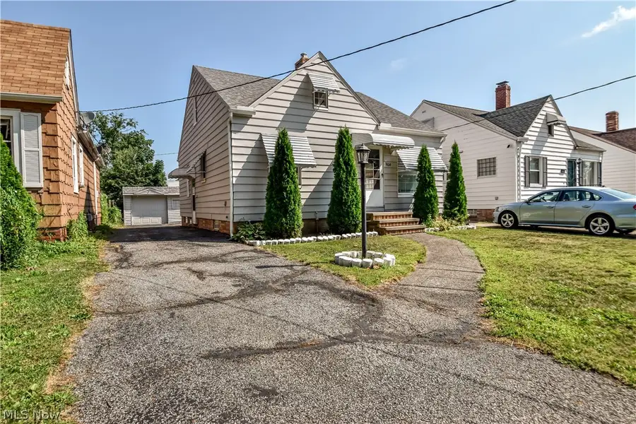 908 Wexford Avenue, Parma, OH 44134 - #2