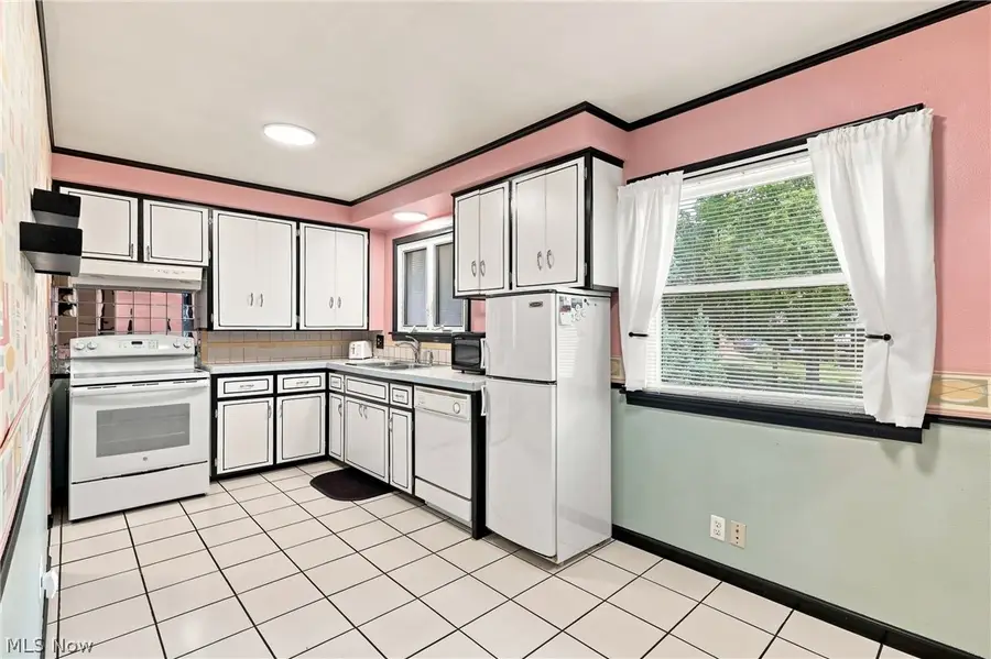 294 Oxford Avenue, Akron, OH 44310 - #3