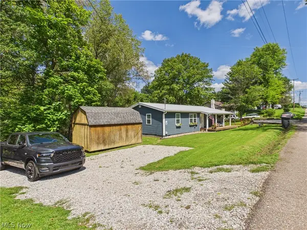 955 Gantsville Road, Little Hocking, OH 45742