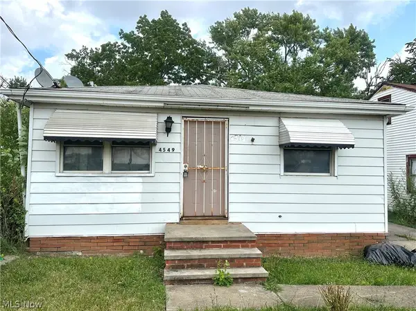 4549 Lee Road, Cleveland, OH 44128