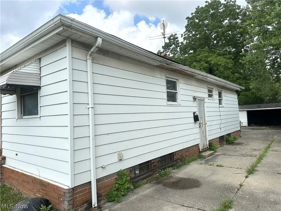 4549 Lee Road, Cleveland, OH 44128 - #2