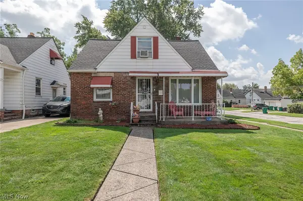 17690 Mapleboro Avenue, Maple Heights, OH 44137