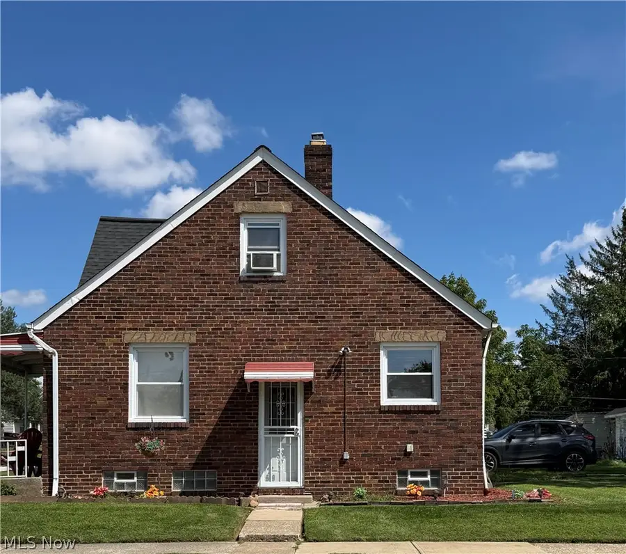 17690 Mapleboro Avenue, Maple Heights, OH 44137 - #3