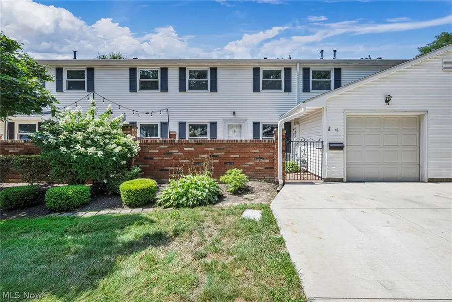 16 Surrey Court, Mentor, OH 44060 - #2