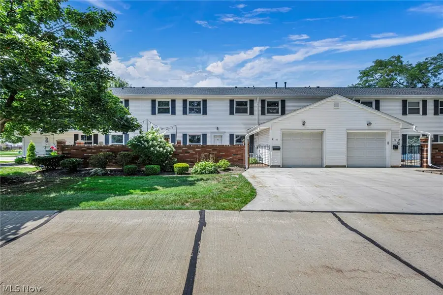 16 Surrey Court, Mentor, OH 44060 - #3