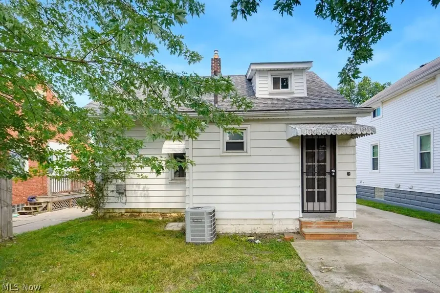 20740 Tracy Avenue, Euclid, OH 44123 - #3
