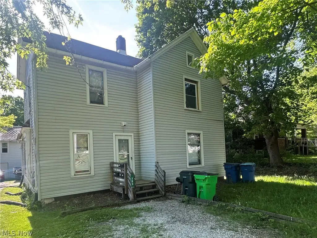 792 N Summit Street, Barberton, OH 44203 - #1