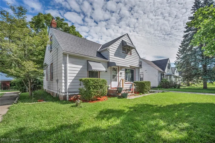 15805 Grant Avenue, Maple Heights, OH 44137 - #2