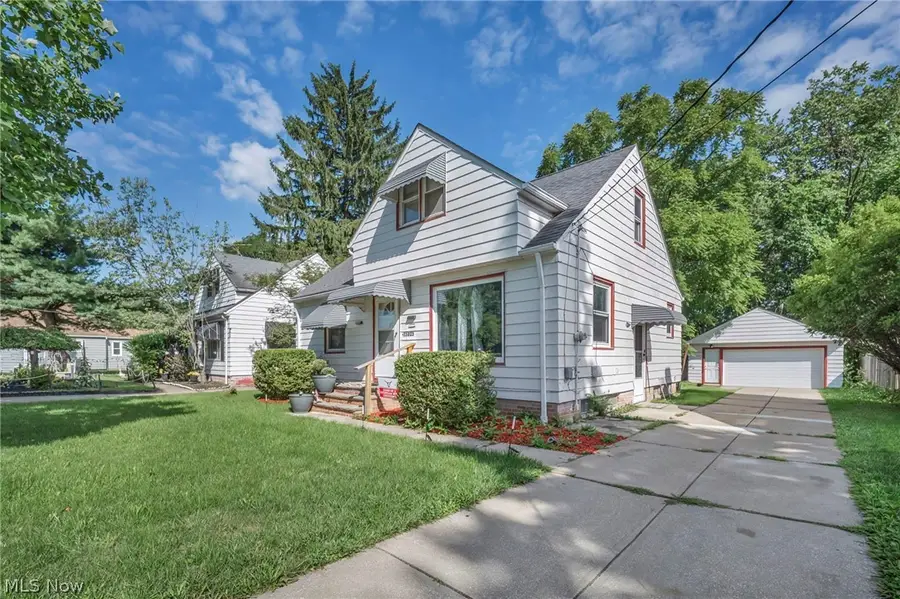 15805 Grant Avenue, Maple Heights, OH 44137 - #3