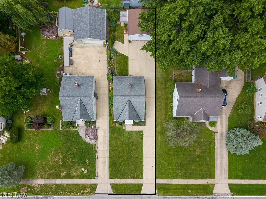 5572 Porter Road, North Olmsted, OH 44070 - #2