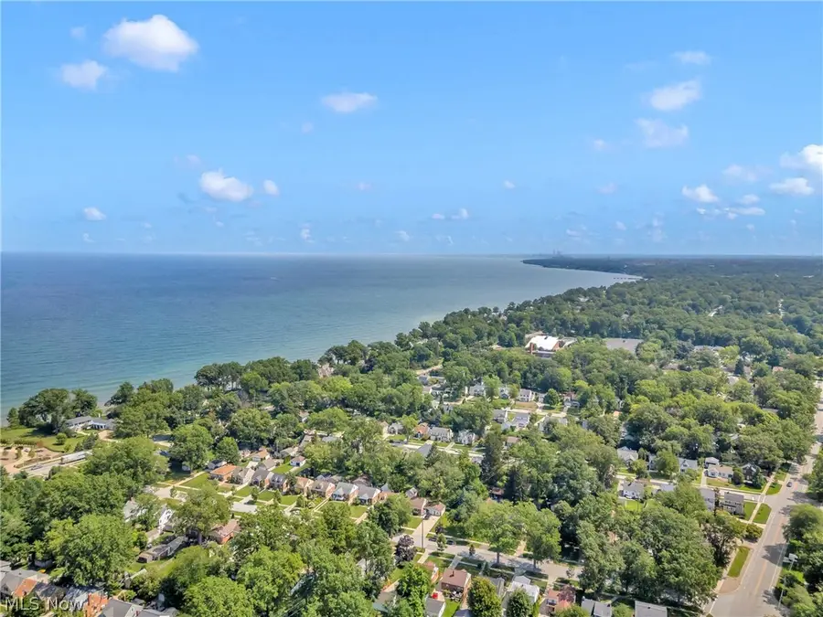 360 Huntmere Drive, Bay Village, OH 44140 - #2