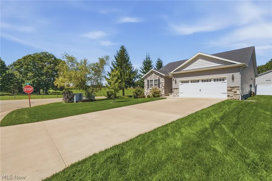 6031 Wentworth Sw Lane, Canton, OH 44706 - #2