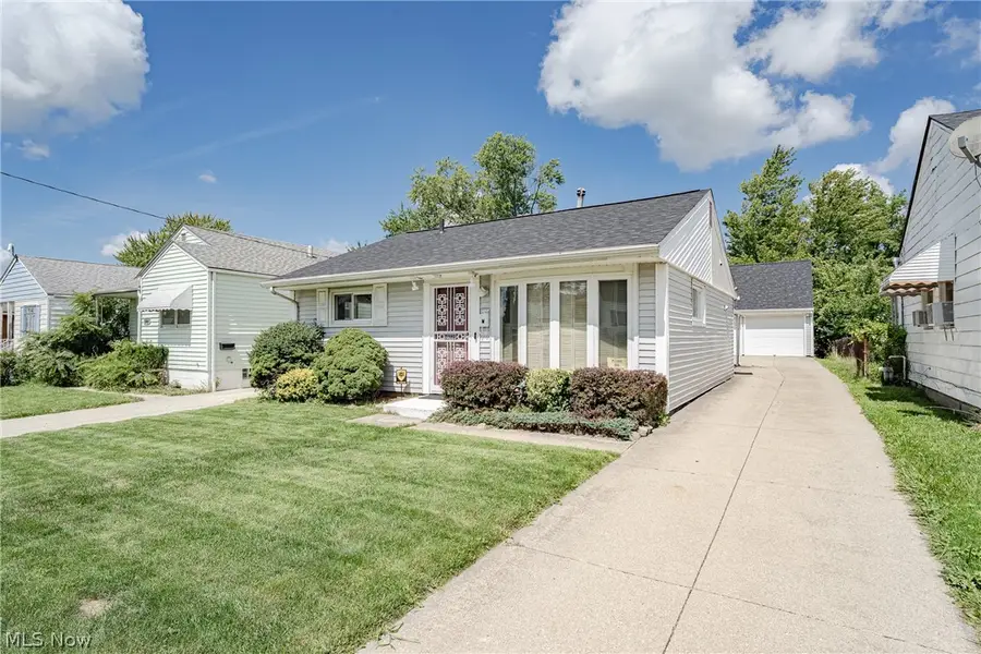 16225 Clearview Avenue, Cleveland, OH 44128 - #2