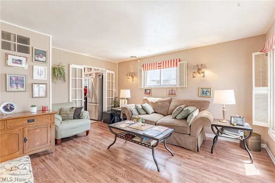 16225 Clearview Avenue, Cleveland, OH 44128 - #3