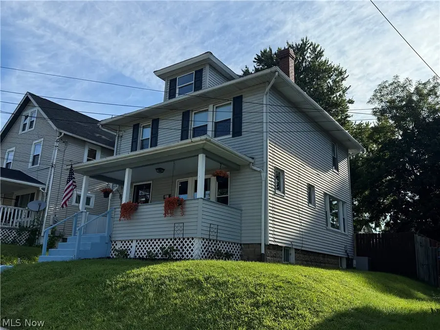 203 24th Nw Street, Barberton, OH 44203 - #3
