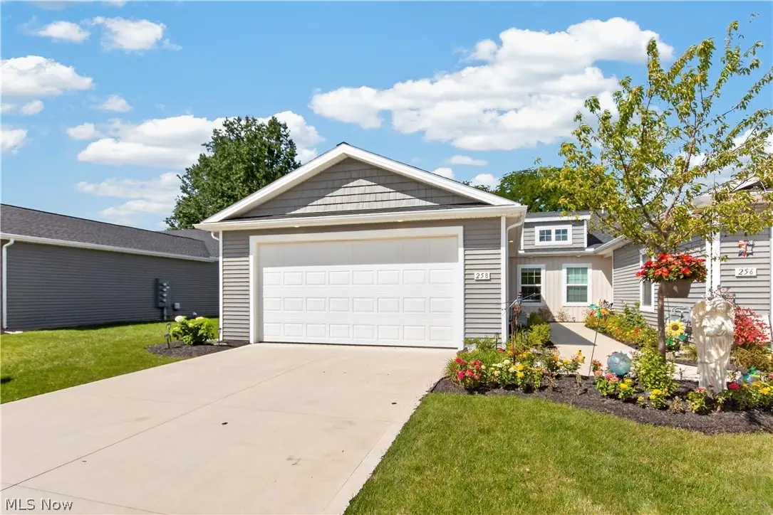 258 Silver Spring Circle, Elyria, OH 44035 - #1
