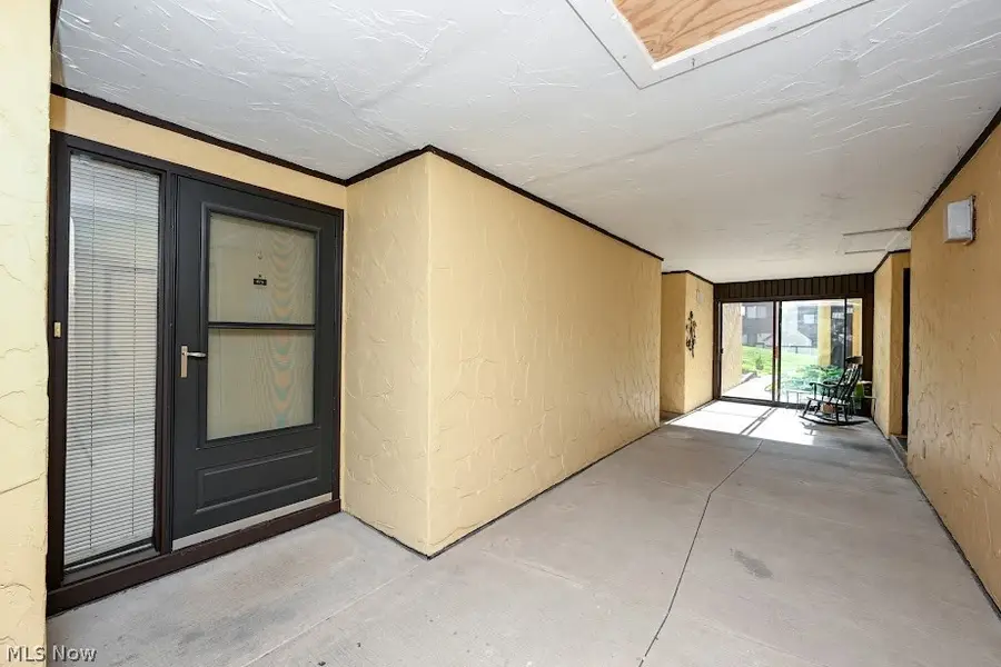 879 Hampton Ridge Drive, Akron, OH 44313 - #2