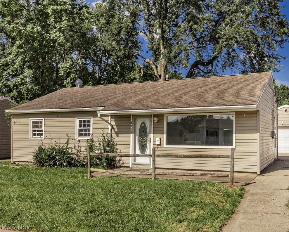 2215 Willowrow Ne Avenue, Canton, OH 44705 - #1