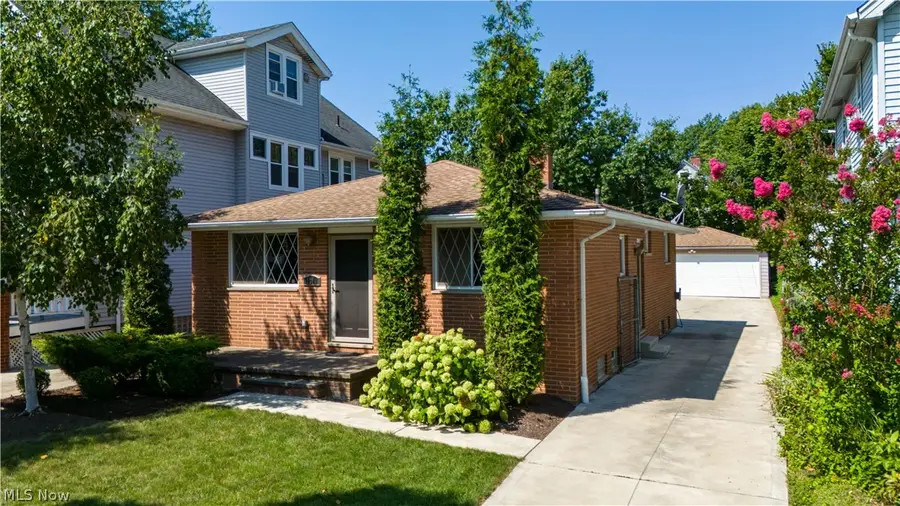 1316 W 105th Street, Cleveland, OH 44102 - #2
