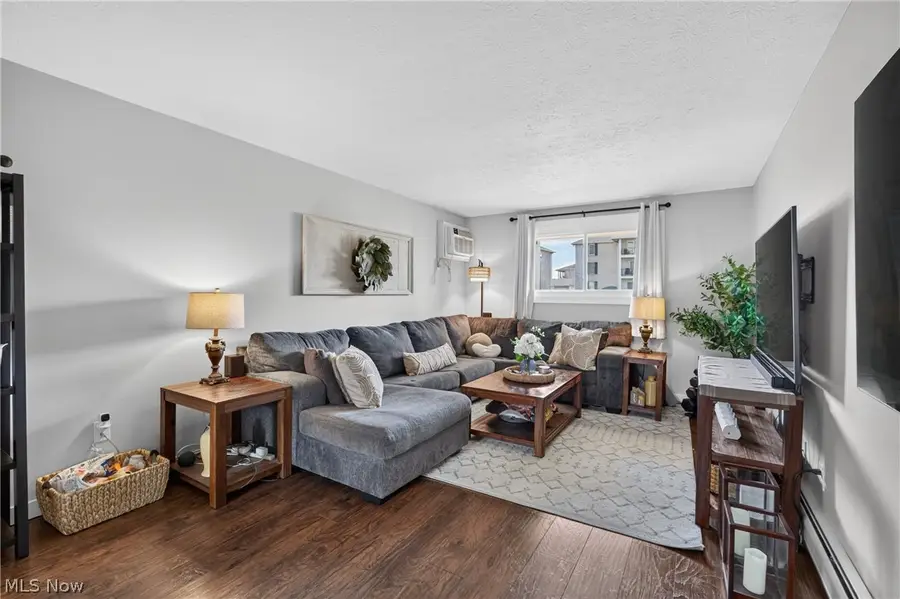 7349 Eisenhower Drive #2, Boardman, OH 44512 - #3