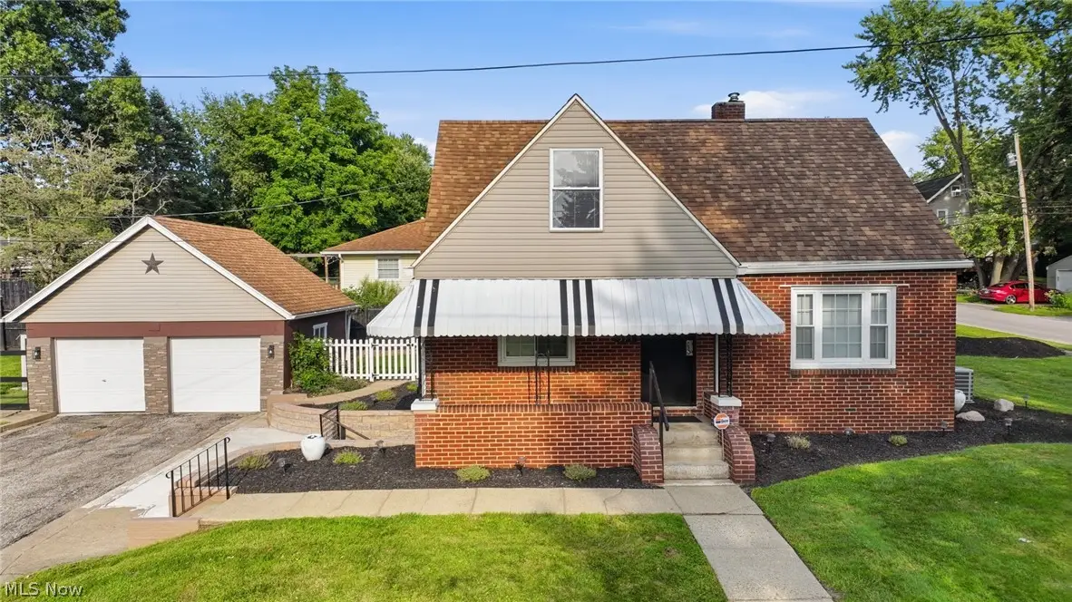 571 Wesleyan Avenue, Barberton, OH 44203 - #1