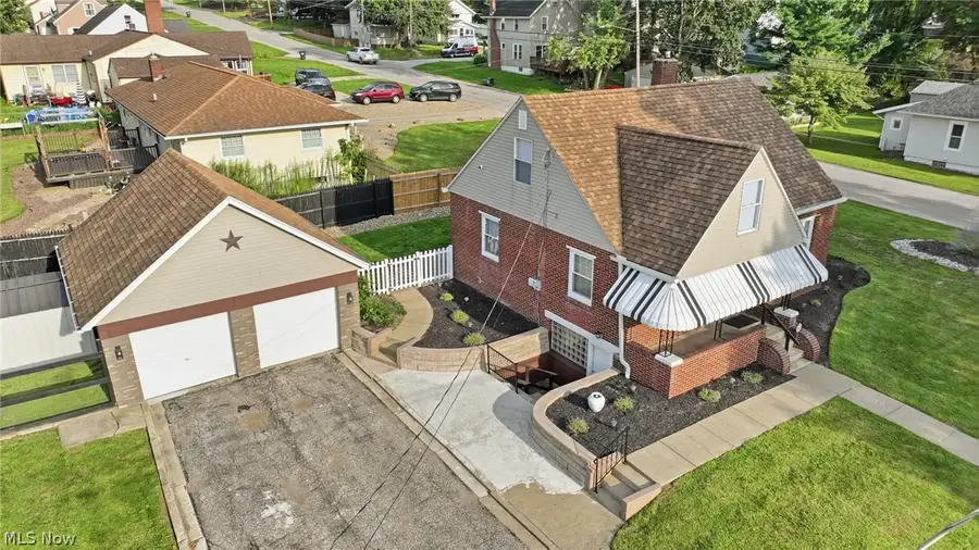 571 Wesleyan Avenue, Barberton, OH 44203 - #2