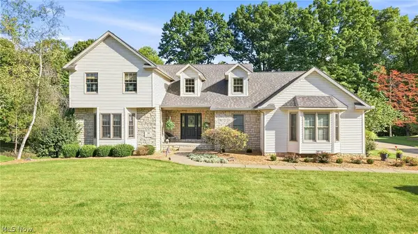 30 White Oak Court, Canfield, OH 44406