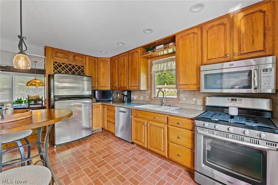 82 Ward Avenue, New Middletown, OH 44442 - #2