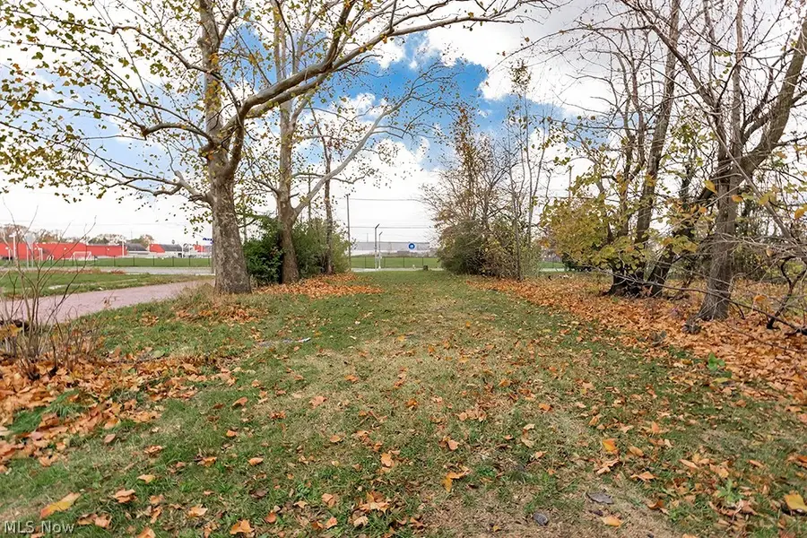 933 E 140th Street, Cleveland, OH 44110 - #3