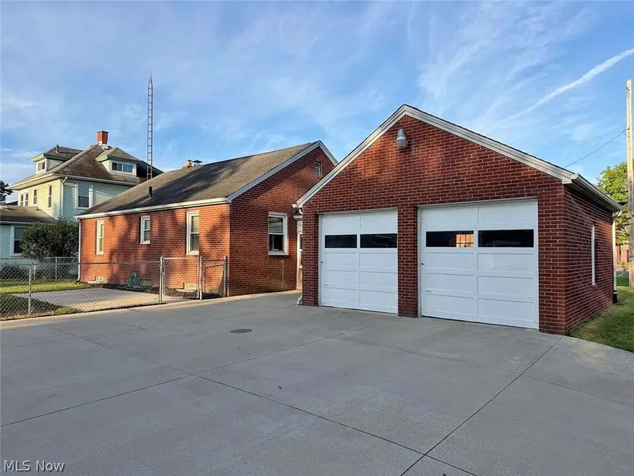 706 Broad Nw Avenue, Canton, OH 44708 - #3