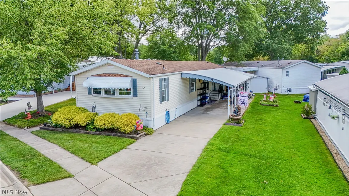 4 Sunrise Boulevard, Olmsted, OH 44138 - #1