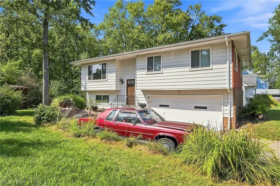 8420 Columbia Road, Olmsted Falls, OH 44138 - #3